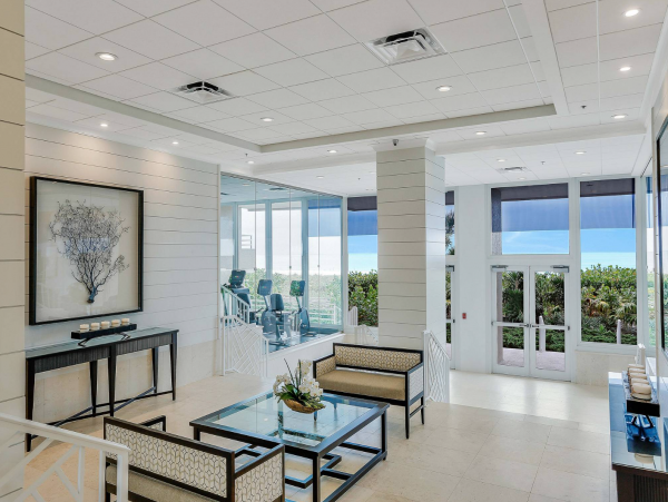 On Beach Vacation Condo Two Bedrooms in Marco Marco Island